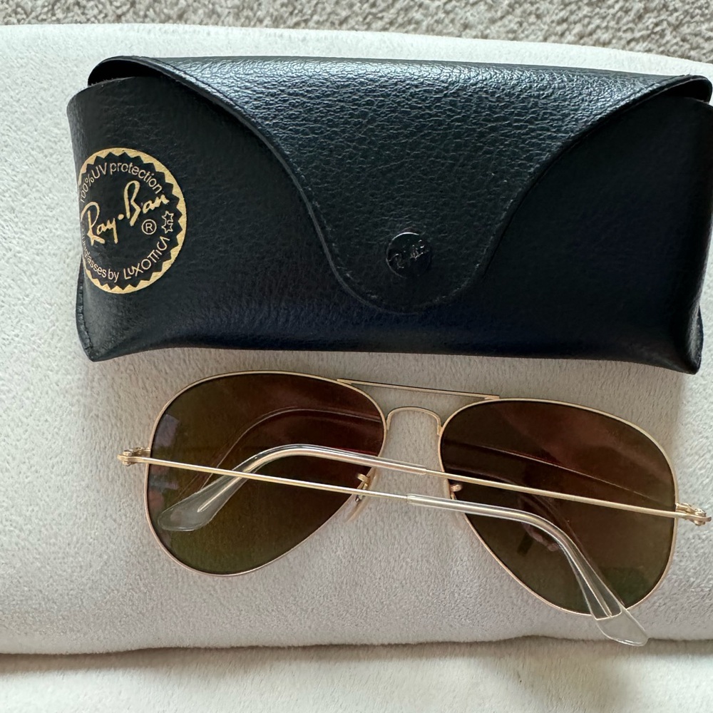Ray Ban Aviators - Picture 3 of 6
